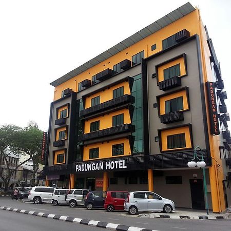 Padungan Hotel Kuching Exterior foto