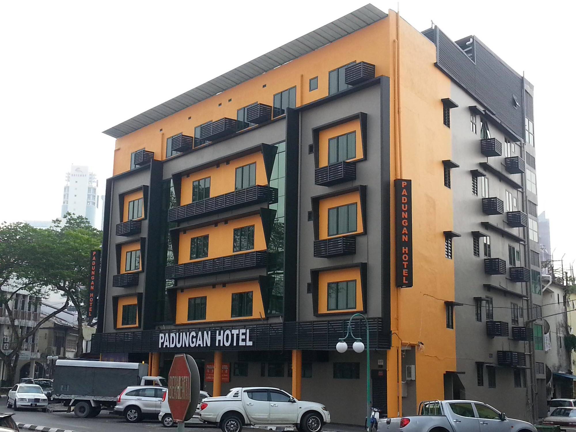 Padungan Hotel Kuching Exterior foto